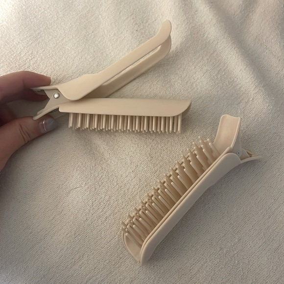 Volume Styling Hair Clips - Picture 3 of 3